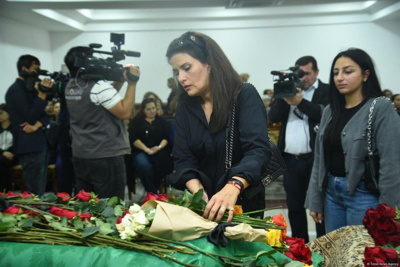 Xalq artisti Əminə Yusifqızı dəfn olunub