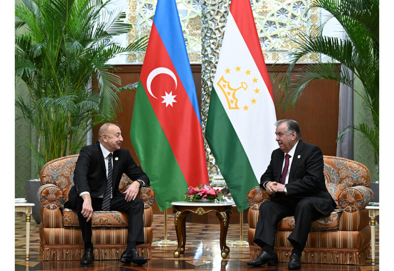 Düşənbədə Prezident İlham Əliyevin Tacikistan Prezidenti Emoməli Rəhmon ilə təkbətək görüşü olub