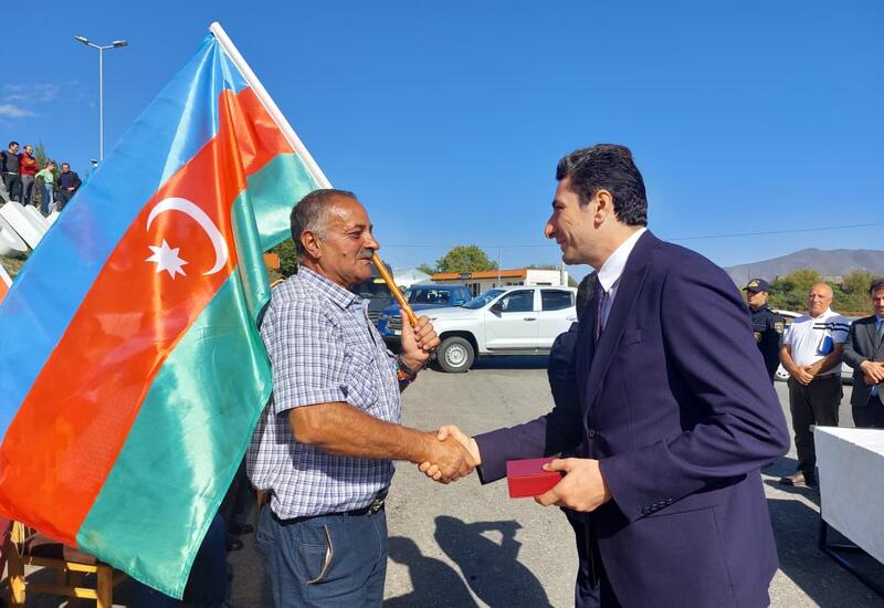 Ballıca və Təzəbinə sakinlərinə evlərin açarları təqdim edilib