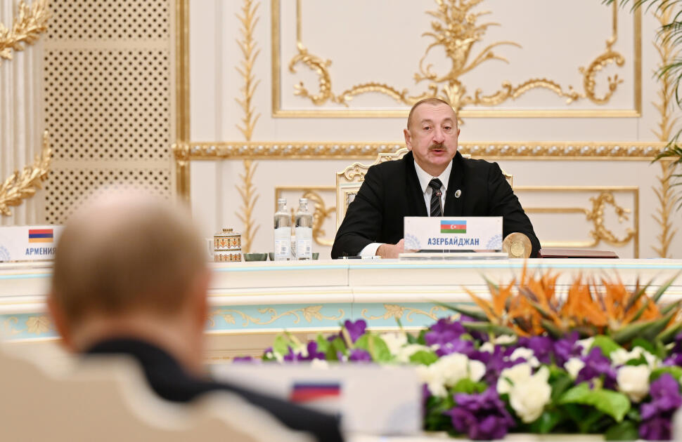 Президент Ильхам Алиев выступил на заседании Совета глав государств СНГ в узком составе в Душанбе