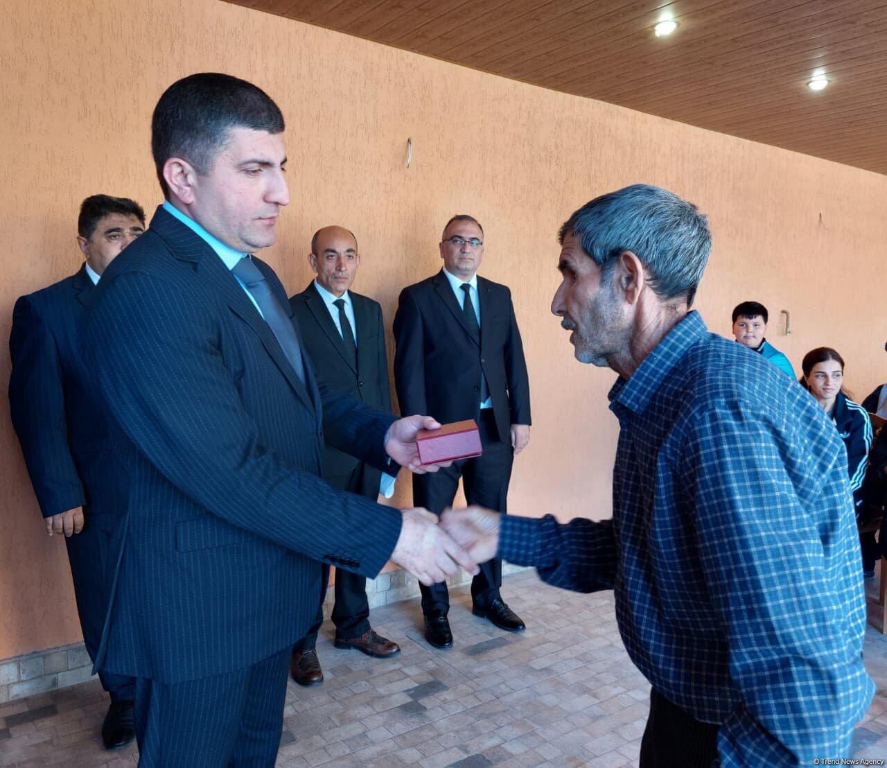 Ballıca və Təzəbinə sakinlərinə evlərin açarları təqdim edilib