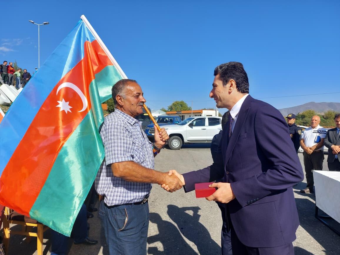 Ballıca və Təzəbinə sakinlərinə evlərin açarları təqdim edilib