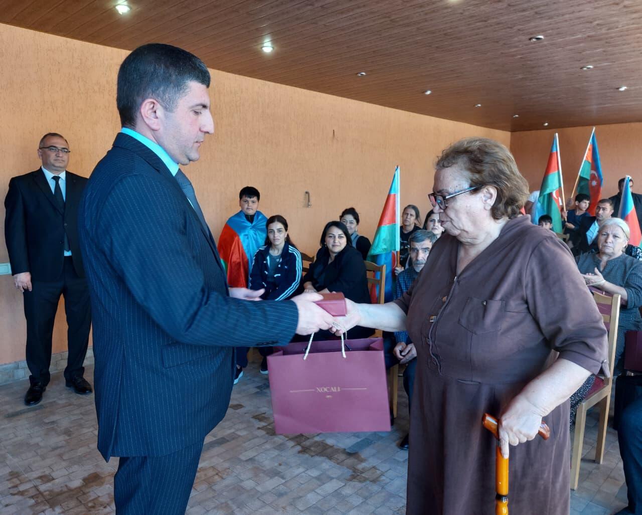 Ballıca və Təzəbinə sakinlərinə evlərin açarları təqdim edilib