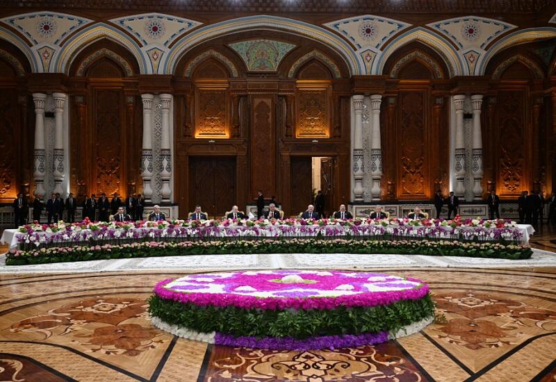 Prezident İlham Əliyev Düşənbədə MDB dövlət başçılarının şərəfinə təşkil olunan rəsmi qəbulda iştirak edib