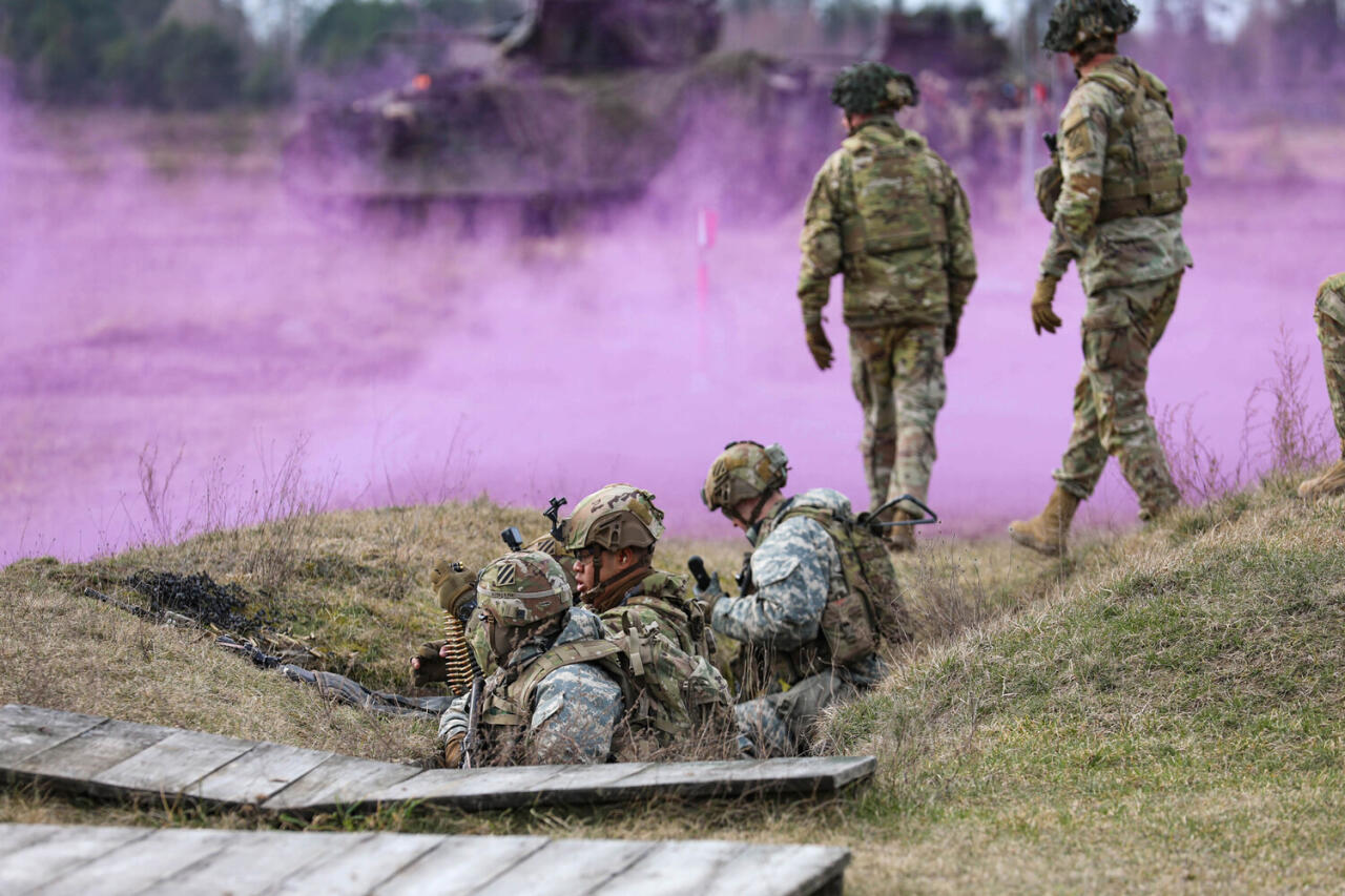 НАТО проведет учения с имитацией использования ядерного оружия