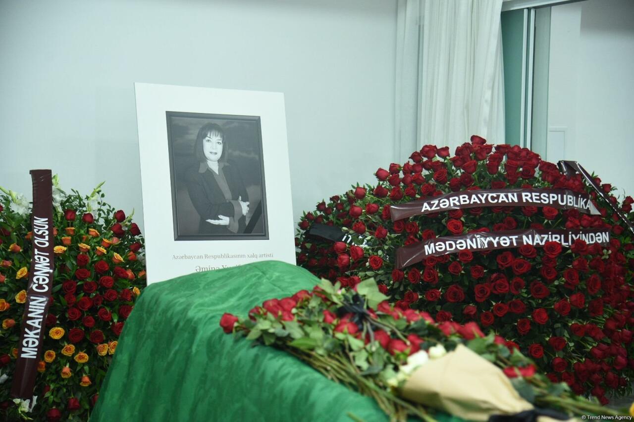 Церемония прощания с народной артисткой Азербайджана Аминой Юсифгызы