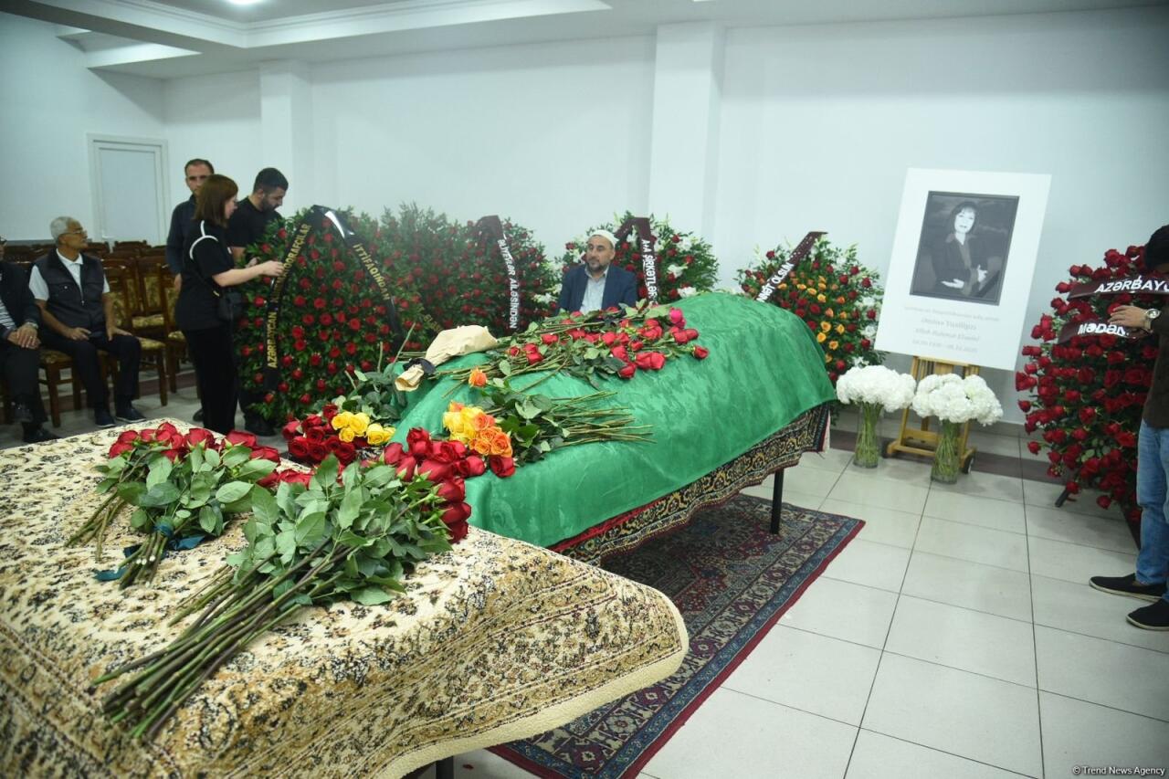 Церемония прощания с народной артисткой Азербайджана Аминой Юсифгызы
