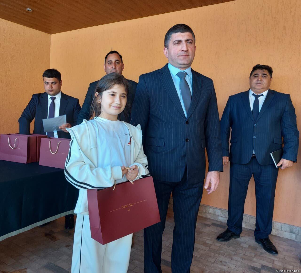Ballıca və Təzəbinə sakinlərinə evlərin açarları təqdim edilib