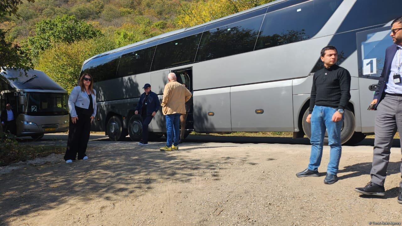 Началась поездка участников международной конференции в Агдере