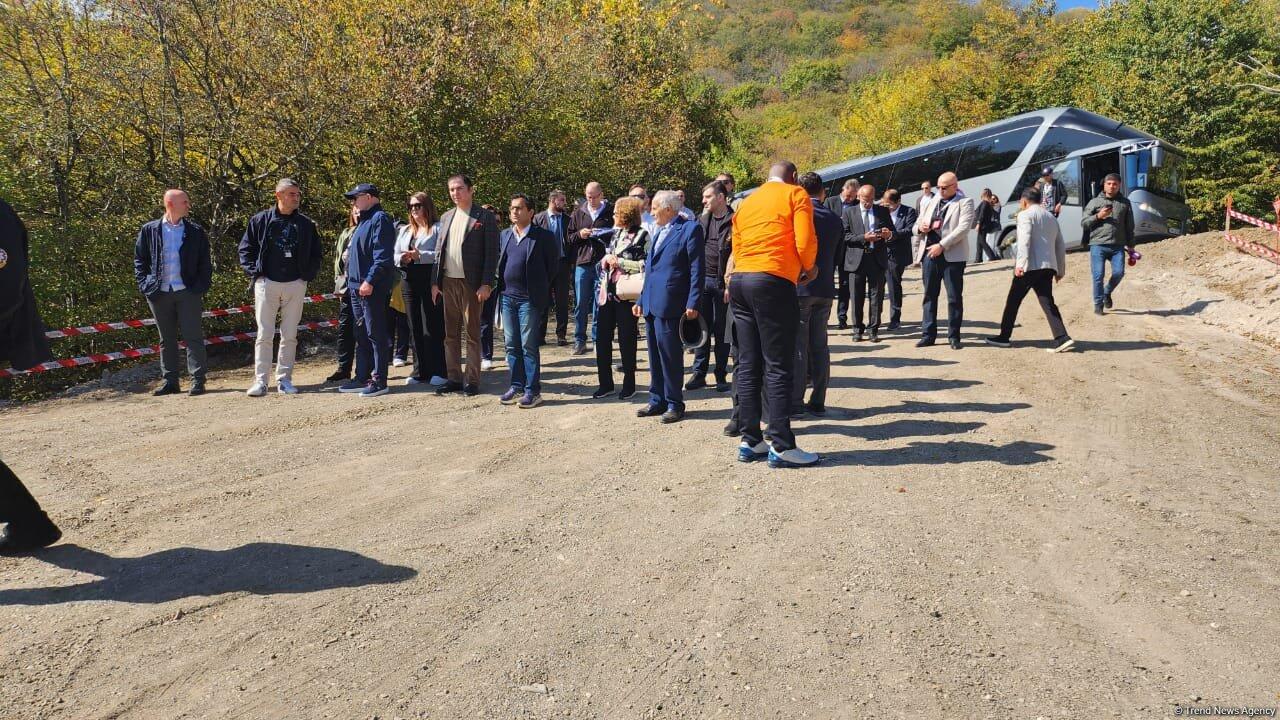 Началась поездка участников международной конференции в Агдере