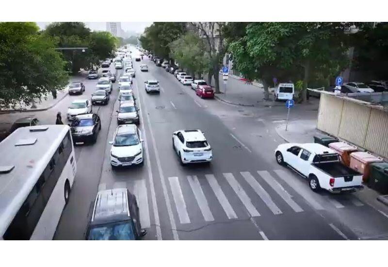 Движение на этой бакинской улице стало односторонним