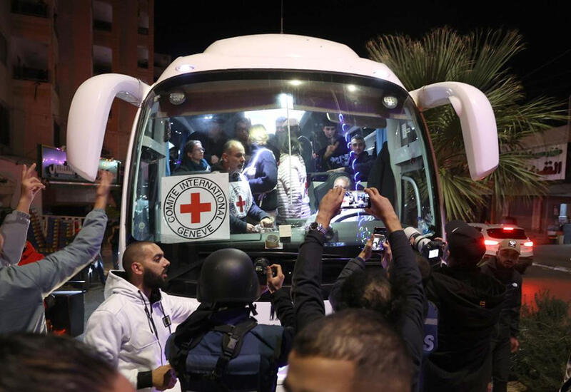 HƏMAS israilli əsirlərin növbəti qrupunu təhvil verib