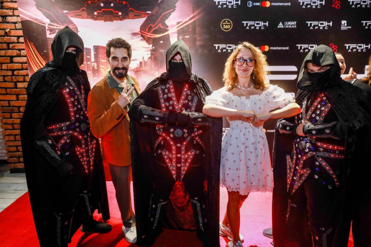 В Баку зажглась цифровая Вселенная в формате ScreenX и c виртуальной реальностью