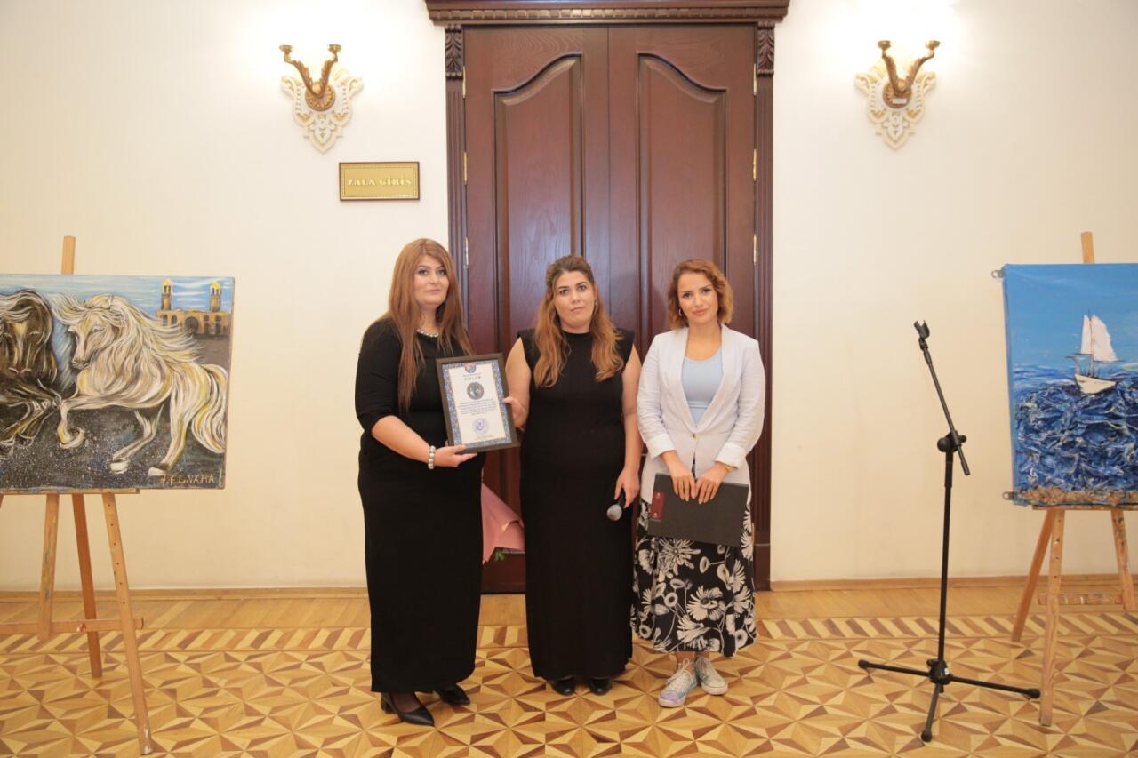 Палитра времени в Мардакане: одна художница - тысяча чувств