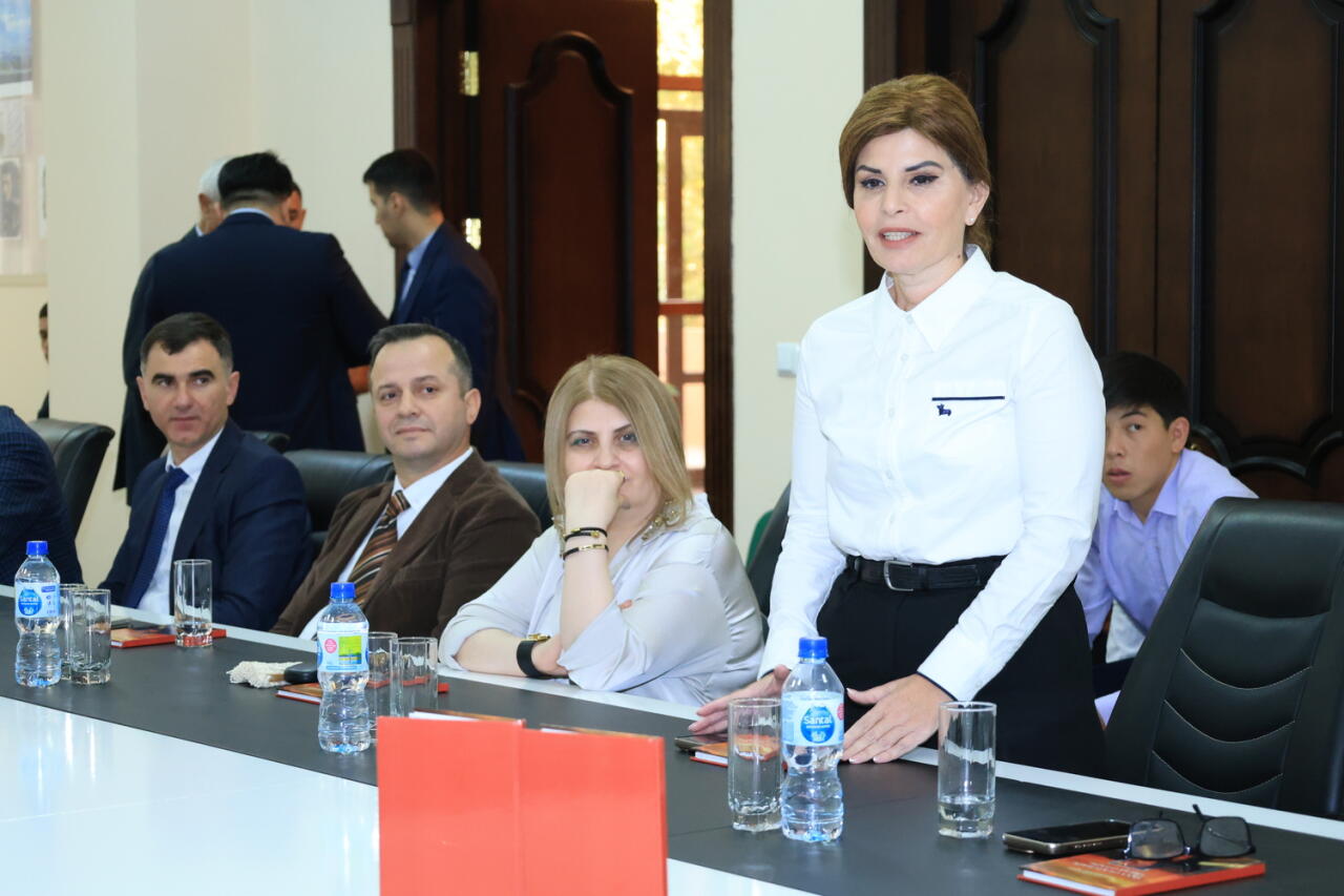 Daşkənddə Mahirə Nağıqızının özbək dilində çap olunan şeirlər toplusunun təqdimatı olub