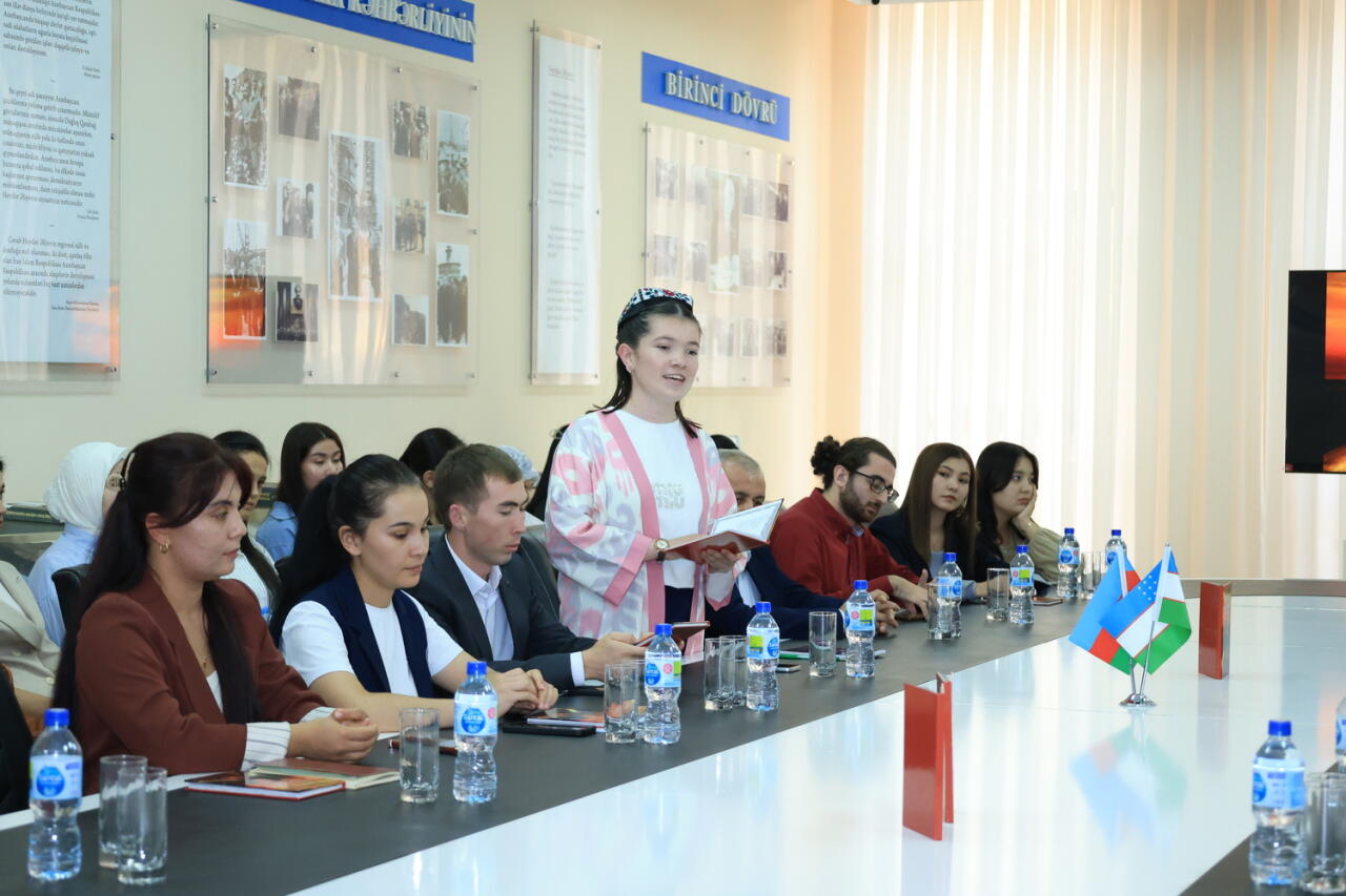 Daşkənddə Mahirə Nağıqızının özbək dilində çap olunan şeirlər toplusunun təqdimatı olub