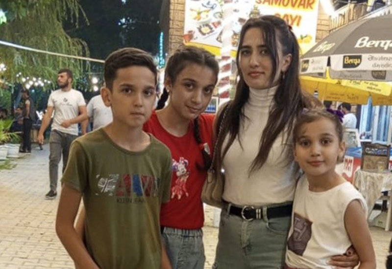 Üç uşaq anası 31 yaşında attestat aldı