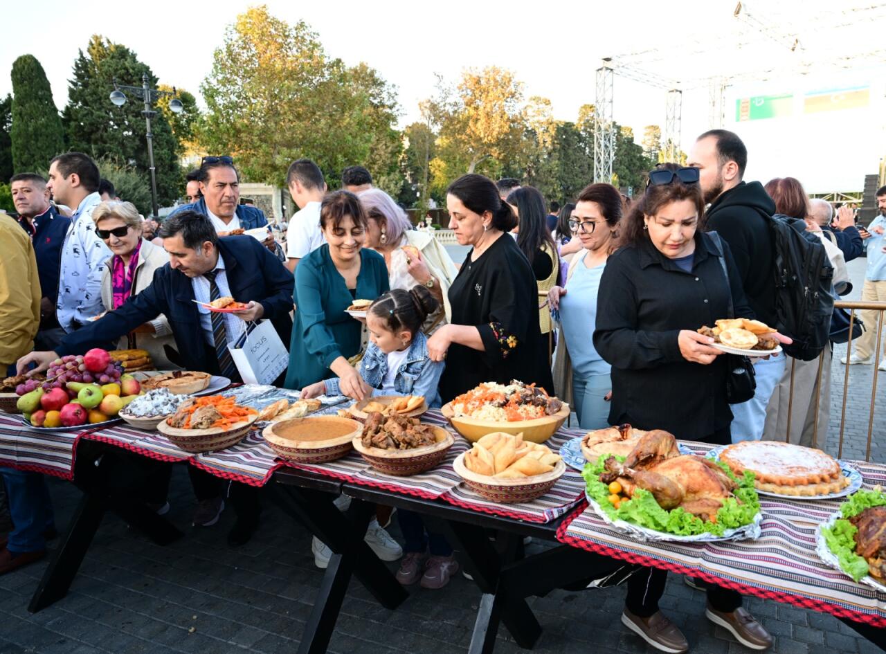 В Баку представили кулинарное и музыкальное наследие Туркменистана: