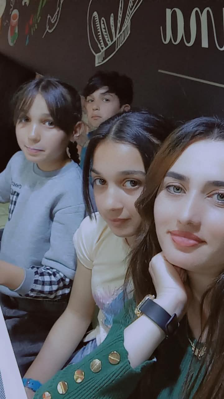 Üç uşaq anası 31 yaşında attestat aldı