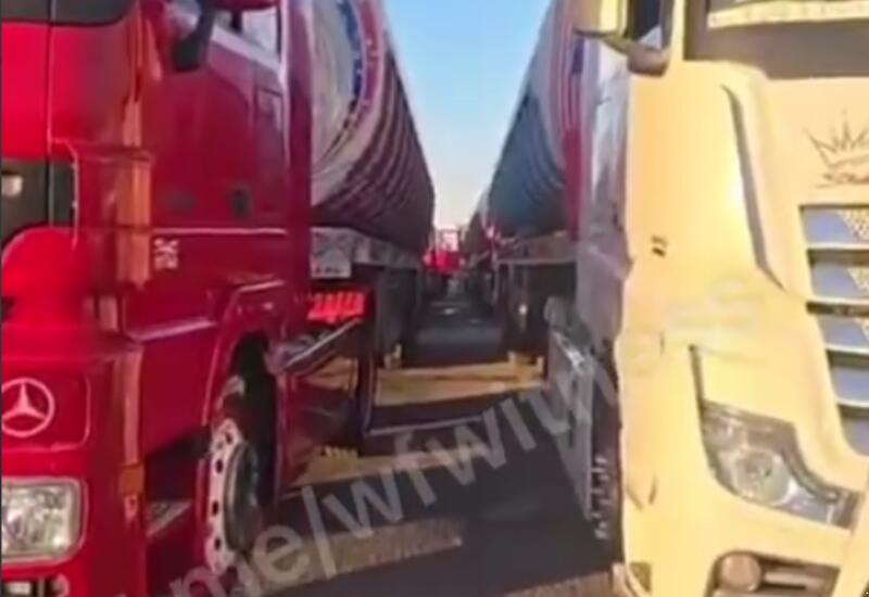 В Газу прибудут сотни грузовиков с гумпомощью