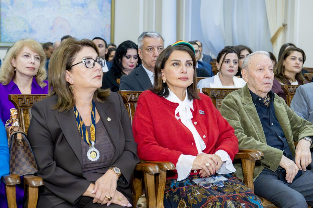 В Баку открылась выставка Музея Диего Риверы Анауакалли