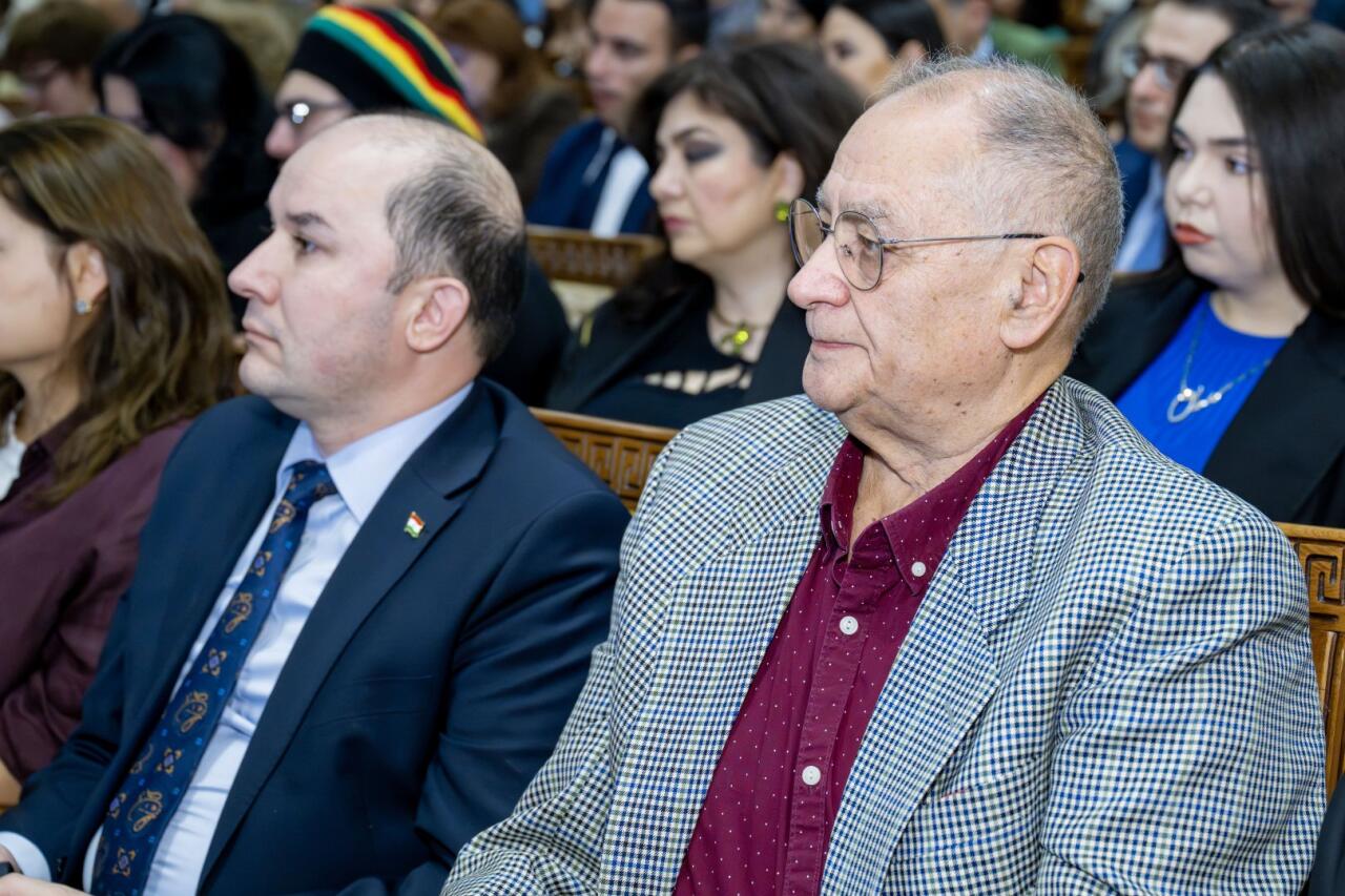 В Баку открылась выставка Музея Диего Риверы Анауакалли