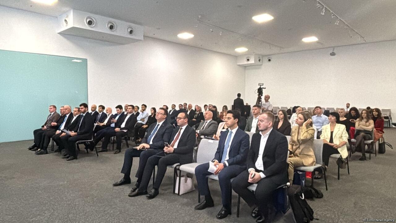 В Баку проходит Азербайджано-Белорусский бизнес-форум