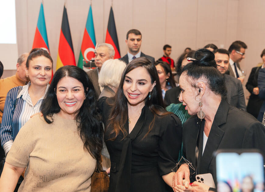 Leyla Əliyeva və Arzu Əliyeva Berlində MAMA “Ana təbiət” sərgisinin açılışında iştirak ediblər