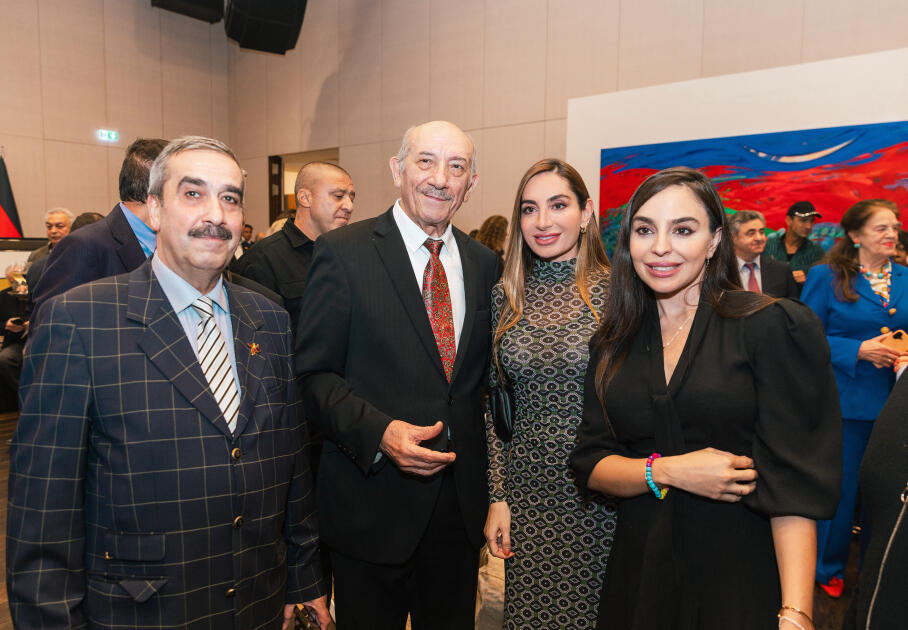 Leyla Əliyeva və Arzu Əliyeva Berlində MAMA “Ana təbiət” sərgisinin açılışında iştirak ediblər