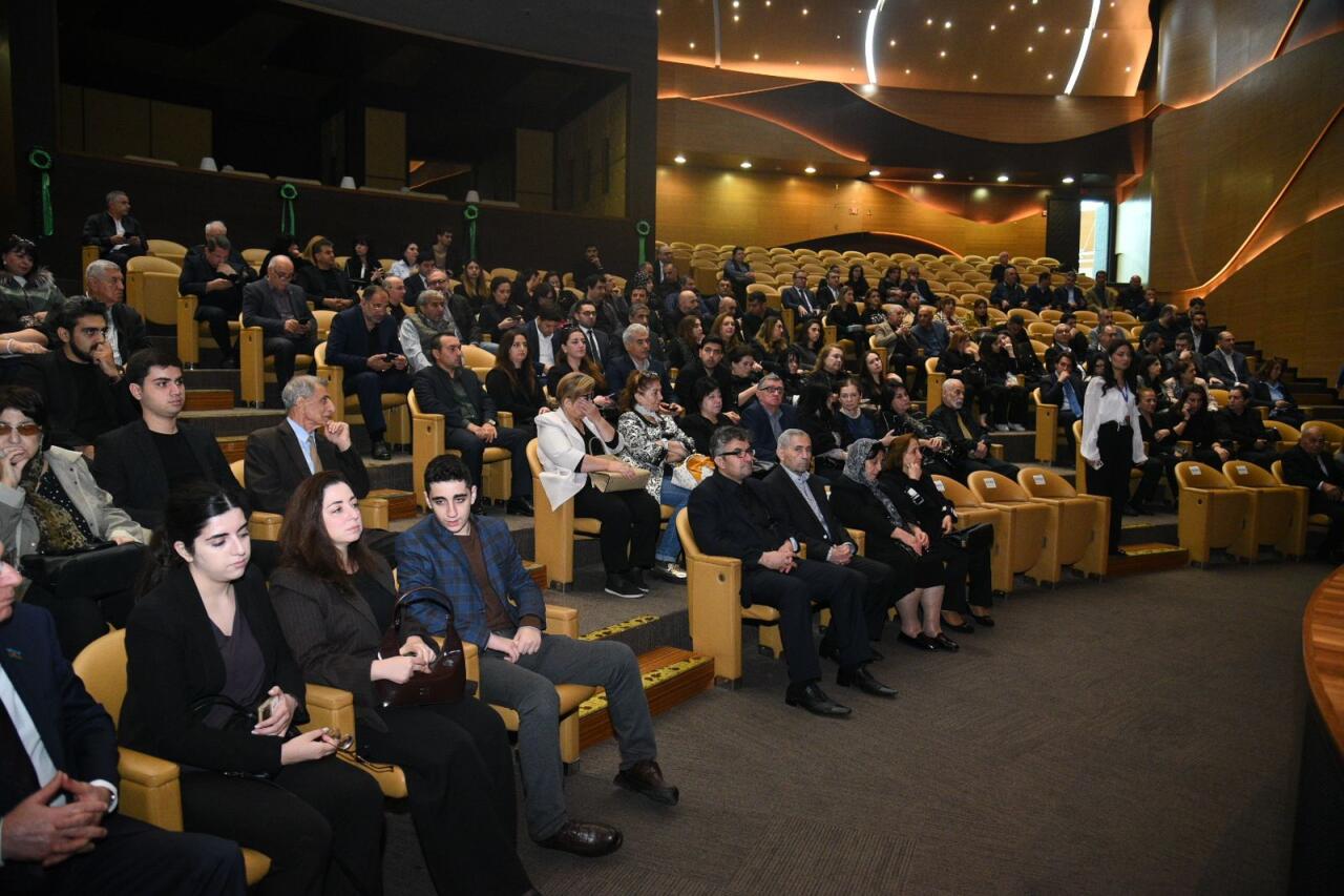 Xalq artisti Ramiz Quliyevlə vida mərasimi keçirilib