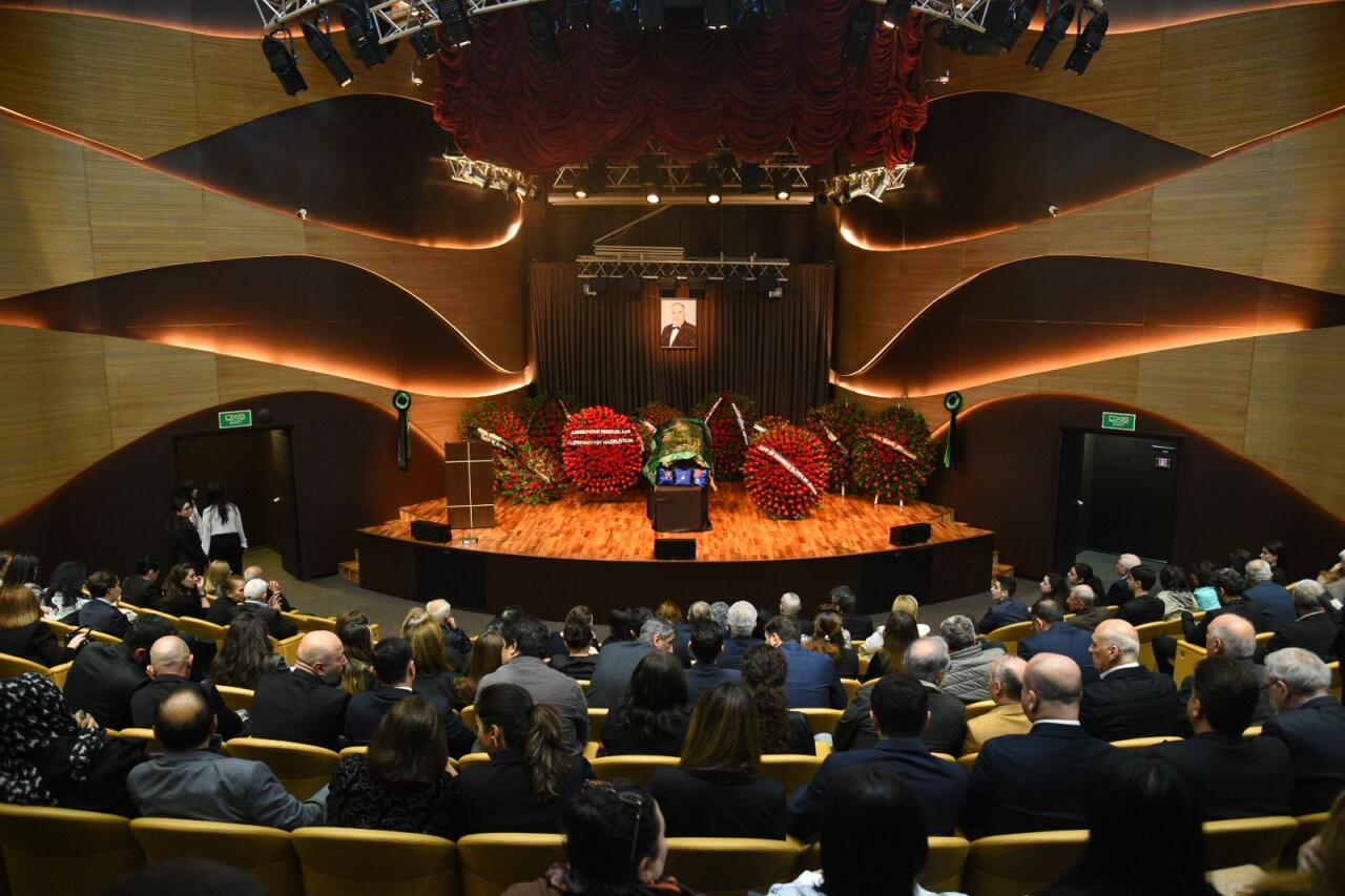 Xalq artisti Ramiz Quliyevlə vida mərasimi keçirilib