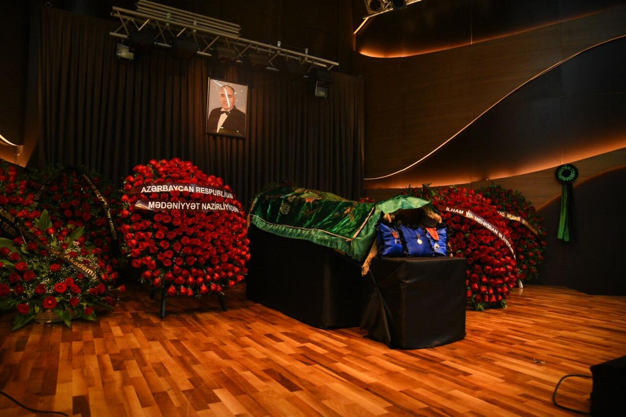 Xalq artisti Ramiz Quliyevlə vida mərasimi keçirilib