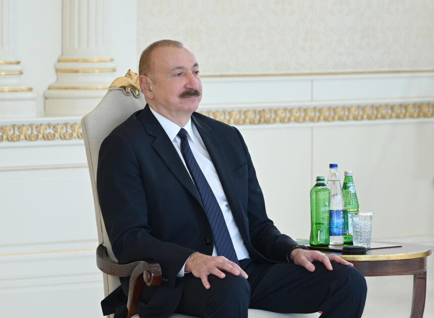 Президент Ильхам Алиев принял верительные грамоты новоназначенного посла Египта в Азербайджане