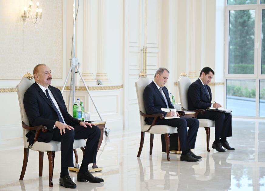 Президент Ильхам Алиев принял верительные грамоты новоназначенного главы представительства ЕС в Азербайджане