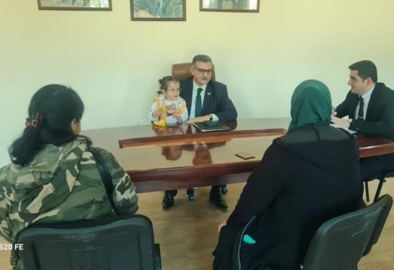 Milli Məclisin deputatı Novruzəli Aslanov İsmayıllı şəhərində seçiciləri ilə görüşüb