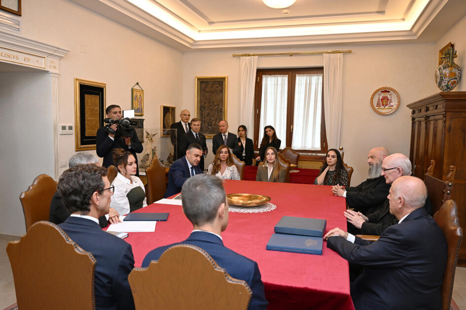 Birinci vitse-prezident Mehriban Əliyeva Vatikanda Müqəddəs Pavel Bazilikasının baş keşişi ilə görüşüb