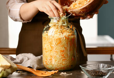 Как правильно квасить и хранить капусту, чтобы не отравиться