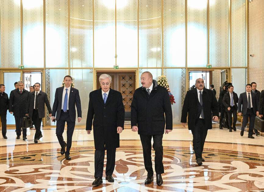Президент Ильхам Алиев прибыл с государственным визитом в Казахстан