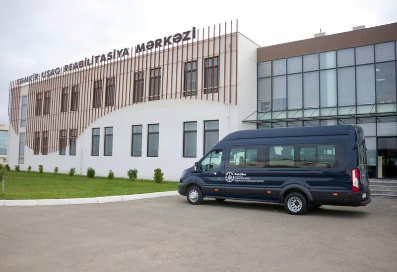 В Гяндже запущен спецтранспорт для детей с ограниченными возможностями