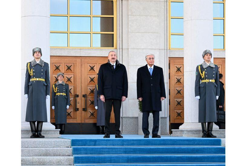 Президент Ильхам Алиев прибыл с государственным визитом в Казахстан