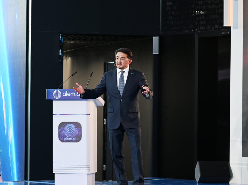 Prezident İlham Əliyev və Prezident Kasım-Jomart Tokayev Astanada “Alem.ai” Beynəlxalq Süni İntellekt Mərkəzində olublar