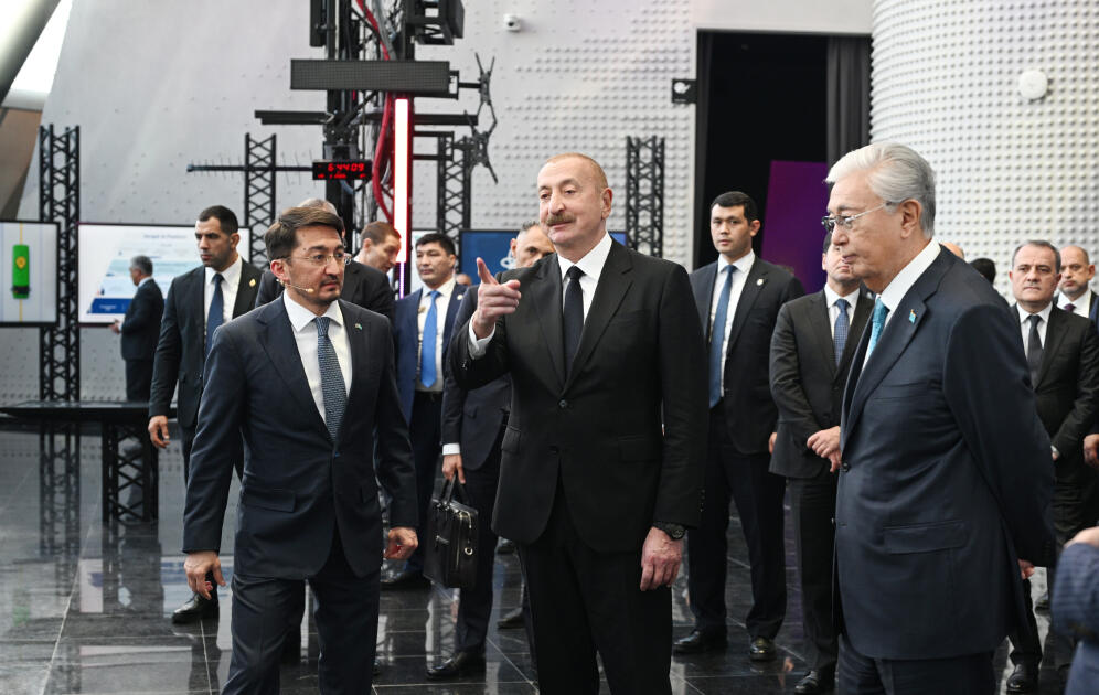 Prezident İlham Əliyev və Prezident Kasım-Jomart Tokayev Astanada “Alem.ai” Beynəlxalq Süni İntellekt Mərkəzində olublar