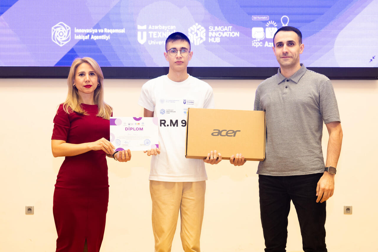 Məktəblilər arasında “R.M.90” proqramlaşdırma müsabiqəsi keçirilib