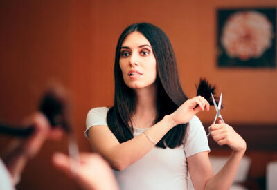 Стилист рассказала о разнице между стрижками лесенка и каскад