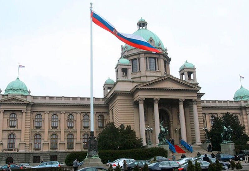 Стрельба рядом с парламентом Сербии