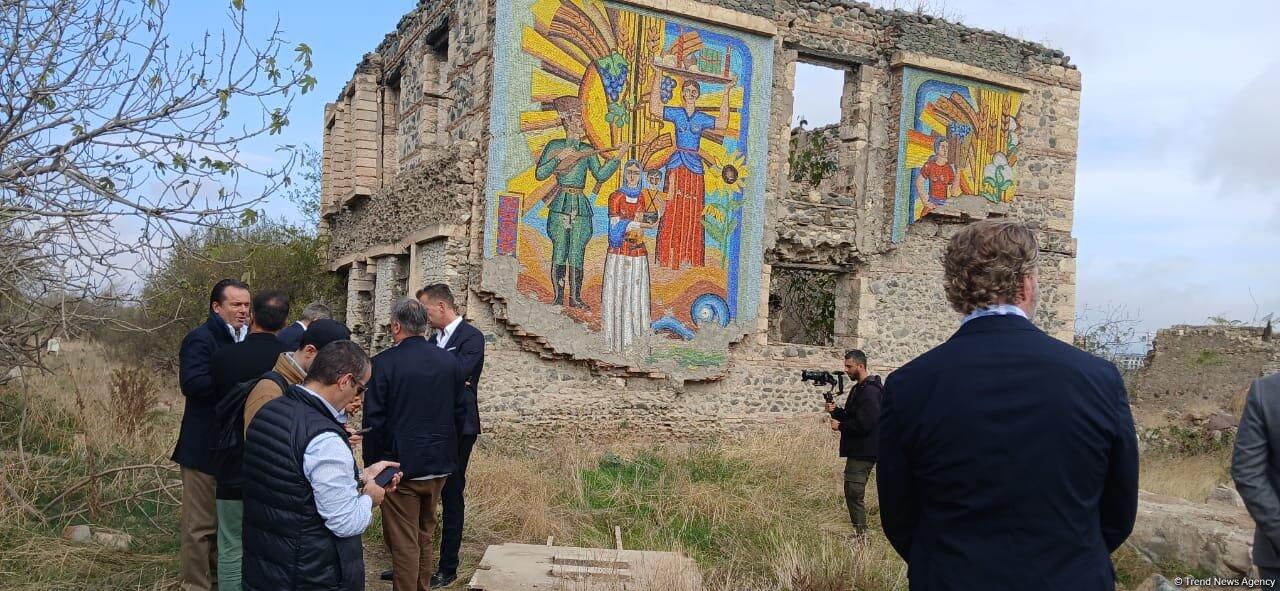 Ağdama səfər edən Beynəlxalq Səyahətçilər Ağdam Çörək muzeyinin qalıqlarını ziyarət ediblər