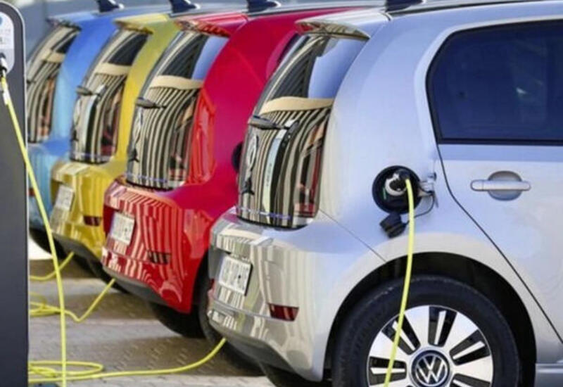 Ölkəyə gətirilən elektrik avtomobilləri ilə bağlı qərar verildi