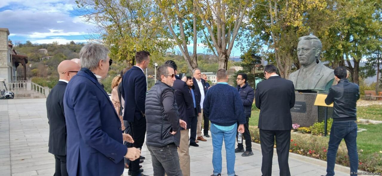Beynəlxalq səyahətçilərin Şuşa şəhərinə səfəri başlayıb