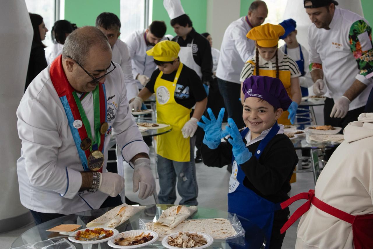 В Баку организовано "вкусное путешествие" в честь Международного дня шеф-поваров