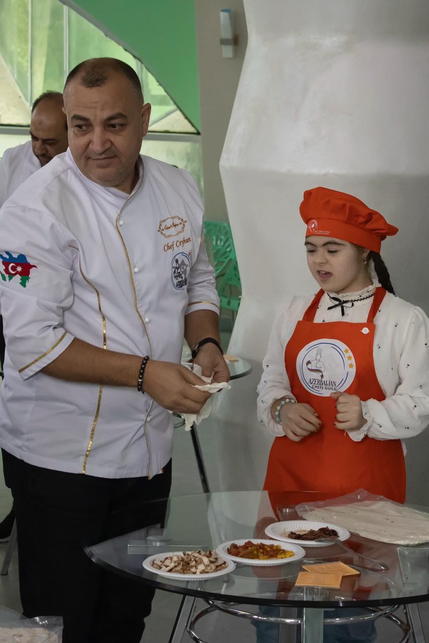 В Баку организовано "вкусное путешествие" в честь Международного дня шеф-поваров